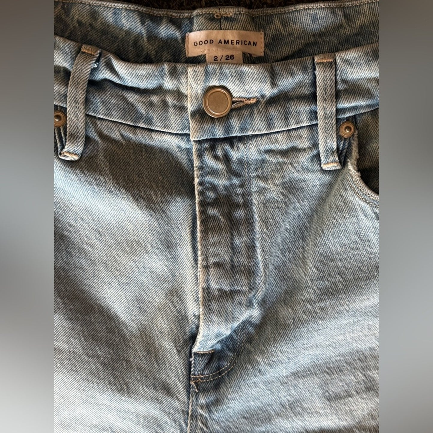 Good American Women’s high rise Mom style Jean size 2