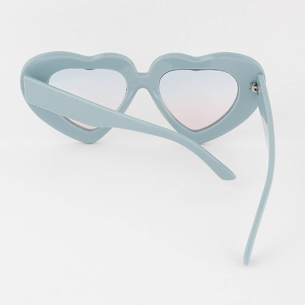 Bolted Heart Frame Sunglasses: Multicolor