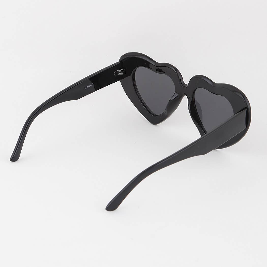 Bolted Heart Frame Sunglasses: Multicolor