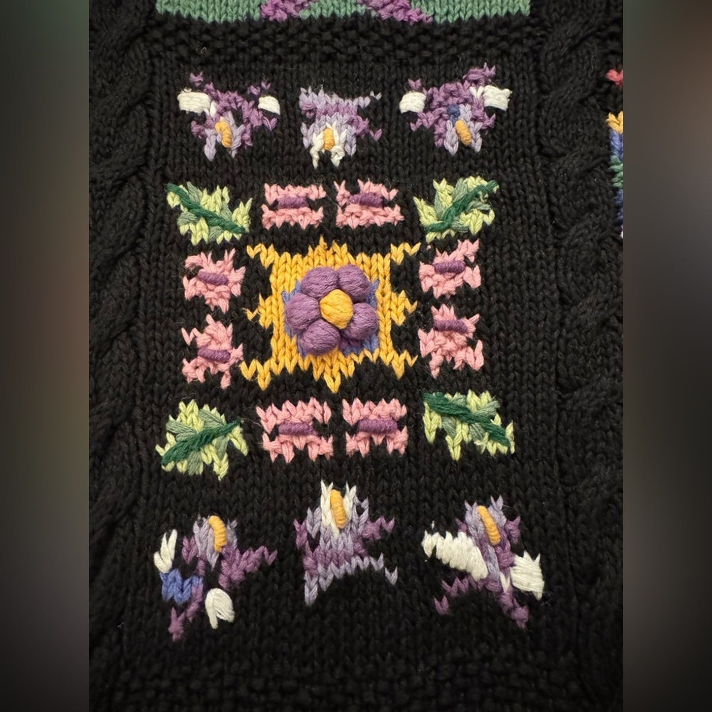 Jennifer Reede hand knit floral granny style sweater Size L