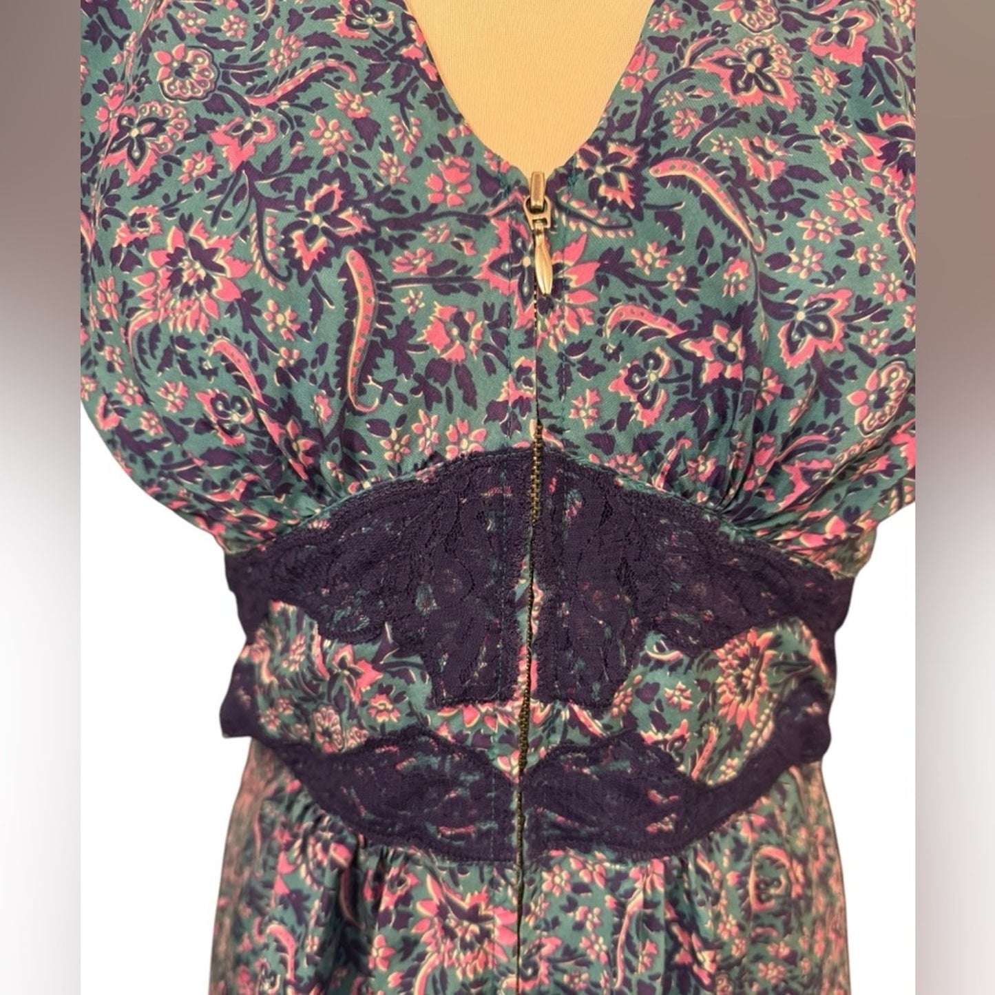 Betsey Johnson Silk dress 40s frock style