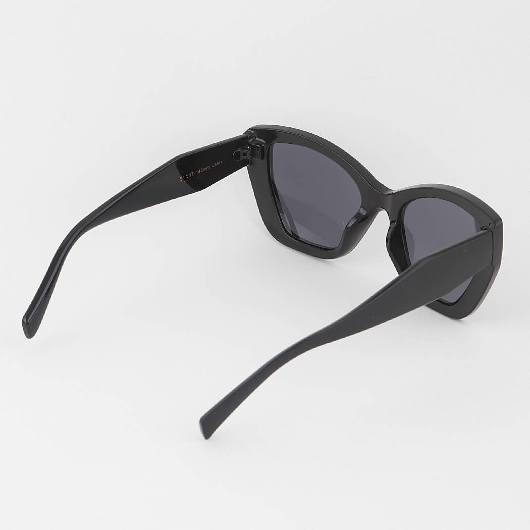 Bright Wide Cateye Sunglasses: MIX