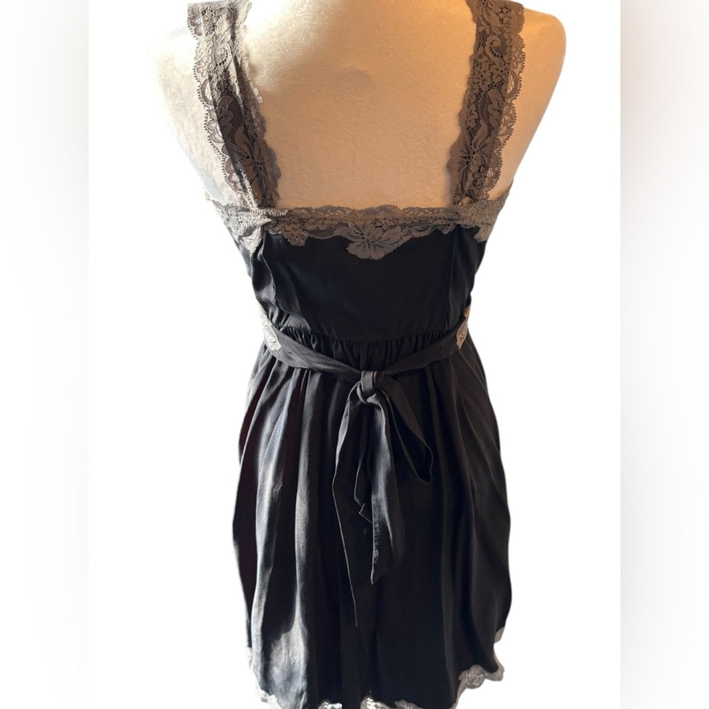 Betsey Johnson Silk Y2K 40s style dress Size 6
