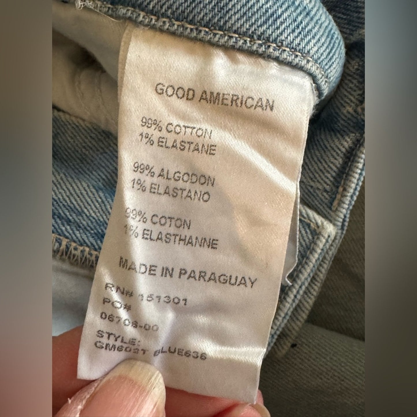 Good American Women’s high rise Mom style Jean size 2